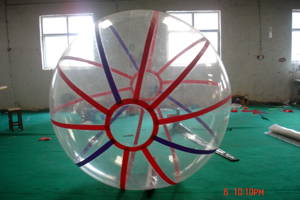   Color Strips Water Ball